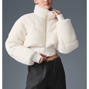 All yoga Women's Cream Puffer Jacket